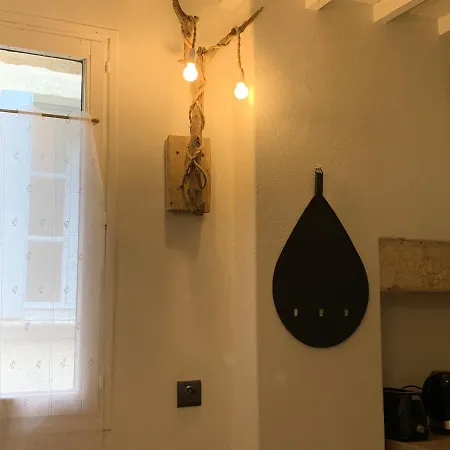 Apartment De Charme Dans Le Coeur Historique D'uzes Uzes