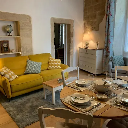 Apartment De Charme Dans Le Coeur Historique D'uzes Uzes