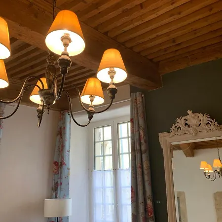 De Charme Dans Le Coeur Historique D'uzes Uzes