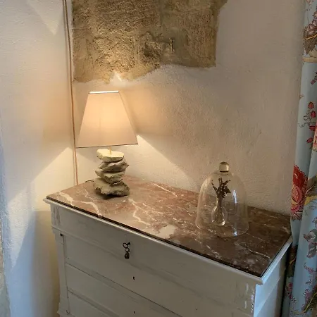 Apartment De Charme Dans Le Coeur Historique D'uzes